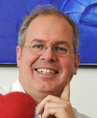 «Die Vernetzung von Ethik, Medizin und Ökonomie ist ein Kernanliegen der Universität Freiburg.» Prof. Dr. Thierry Carrel